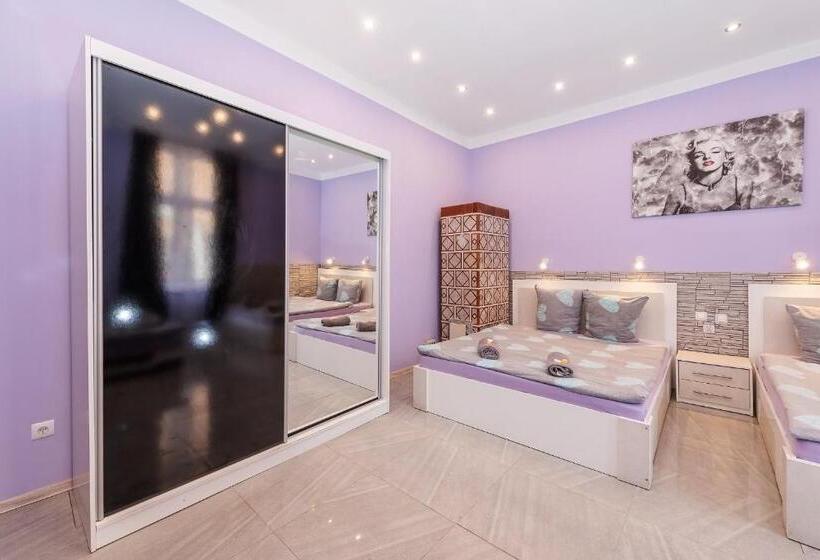 ホテル Hostel 70s And Queen Apartments