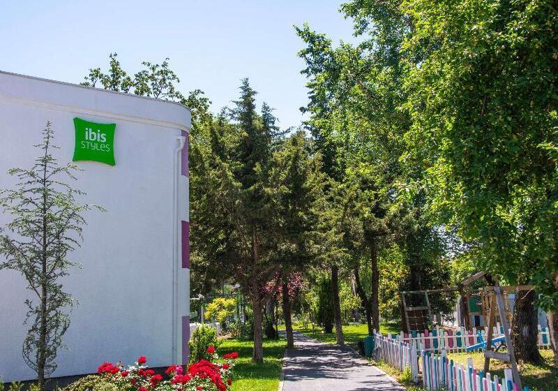 Отель Ibis Styles Venus