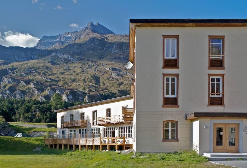 فندق Maloja Club House