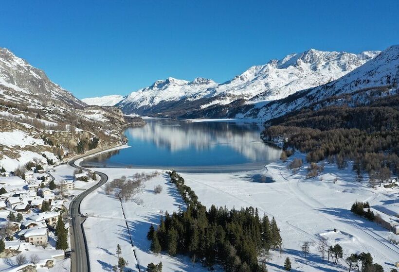 فندق Maloja Club House