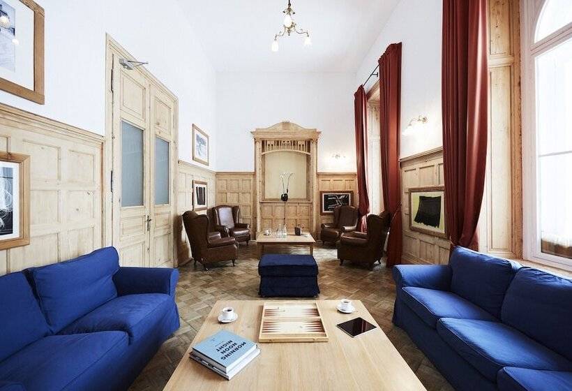 فندق Maloja Club House