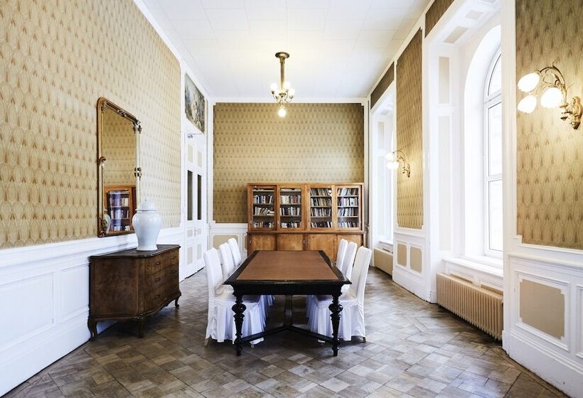 ホテル Maloja Club House