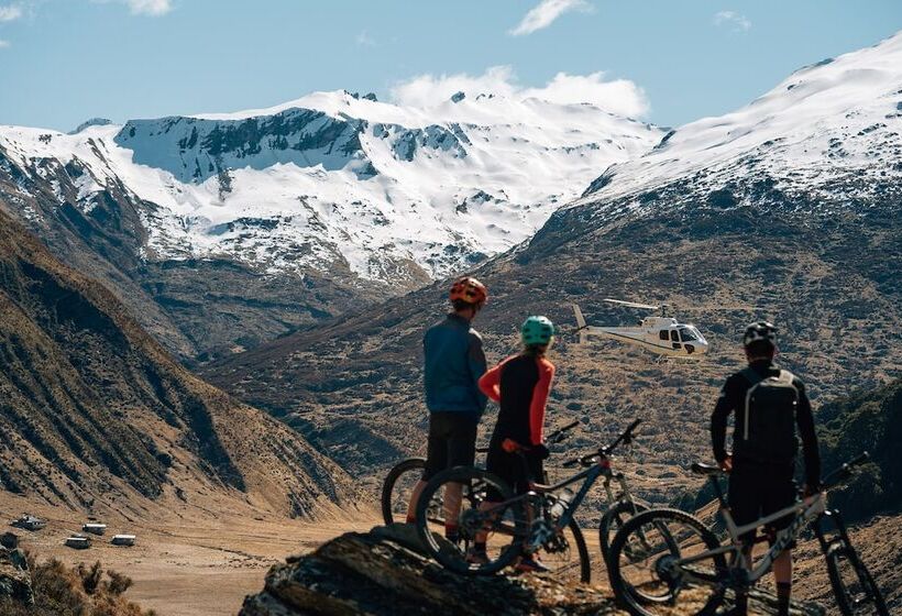 호텔 Minaret Station Alpine Lodge