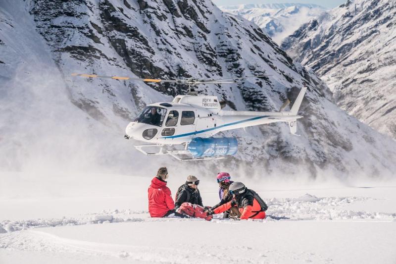 호텔 Minaret Station Alpine Lodge