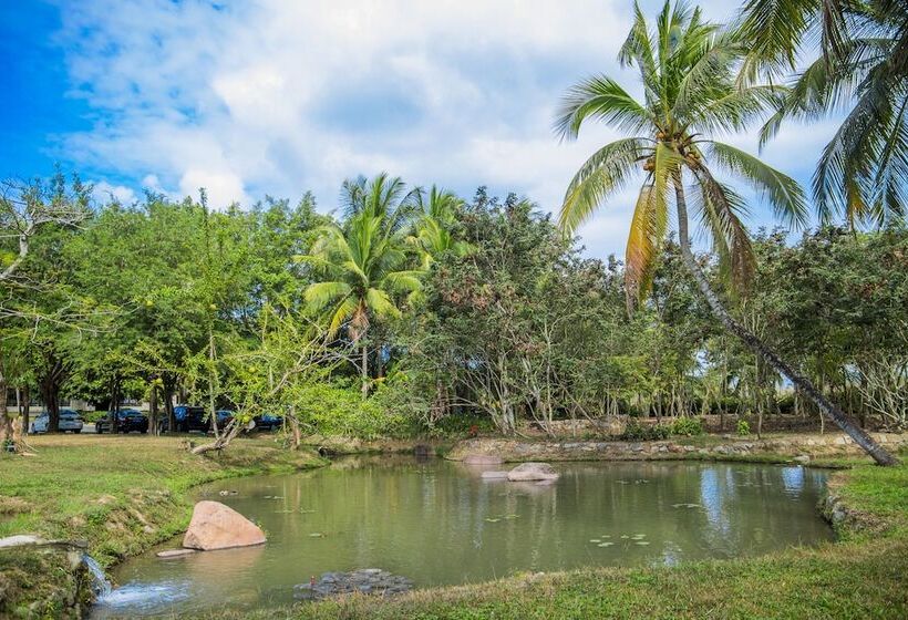 בית מלון כפרי Pearl River Nantian Hot Spring Resort