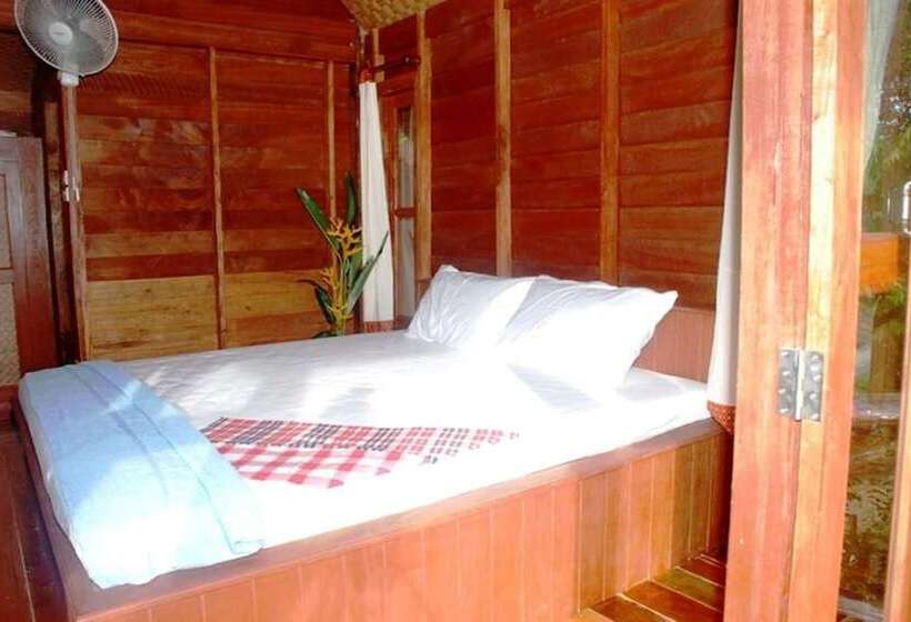 בית מלון כפרי Phi Phi Sunset Bay Resort