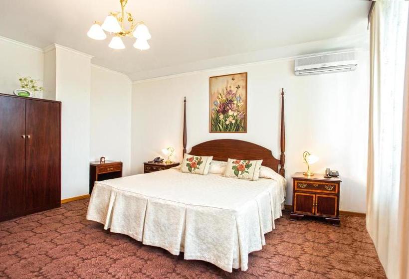 هتل Sanatorium Oktyabrskiy