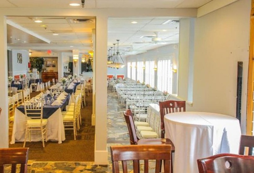 فندق Sheepscot Harbour Village Resort