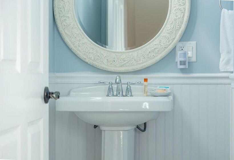 فندق Sheepscot Harbour Village Resort