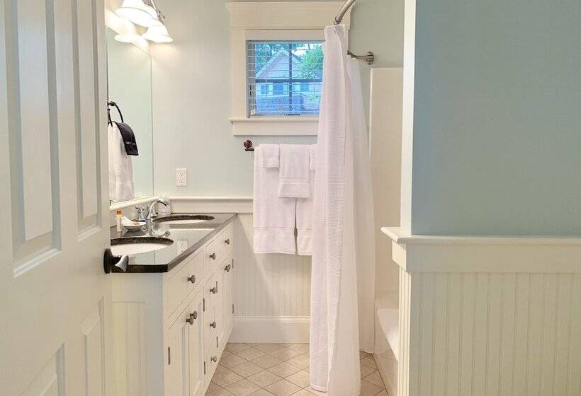 فندق Sheepscot Harbour Village Resort