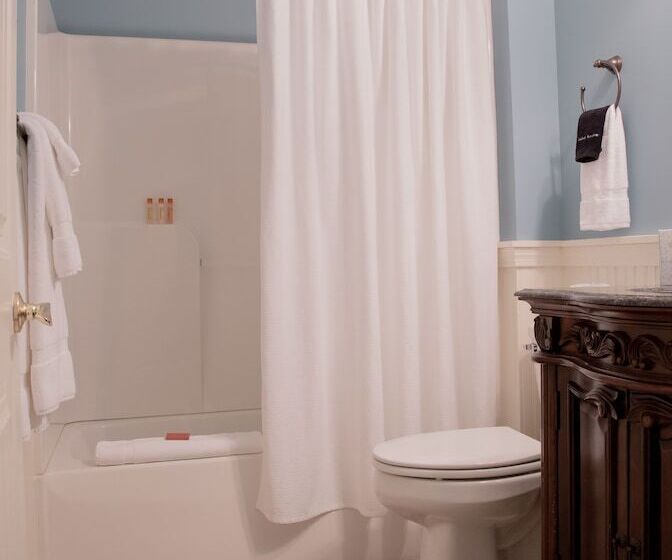 فندق Sheepscot Harbour Village Resort