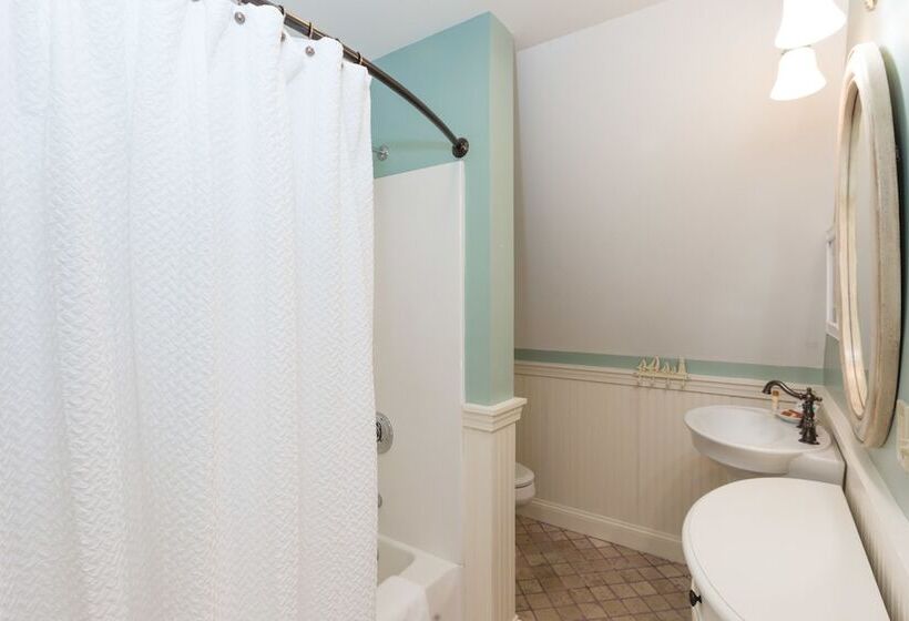 فندق Sheepscot Harbour Village Resort