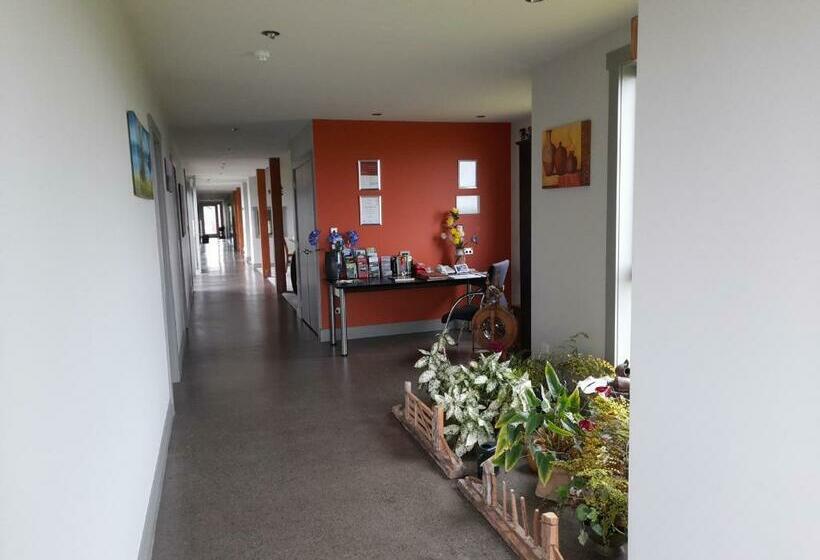 בית מלון כפרי Taranaki Country Lodge