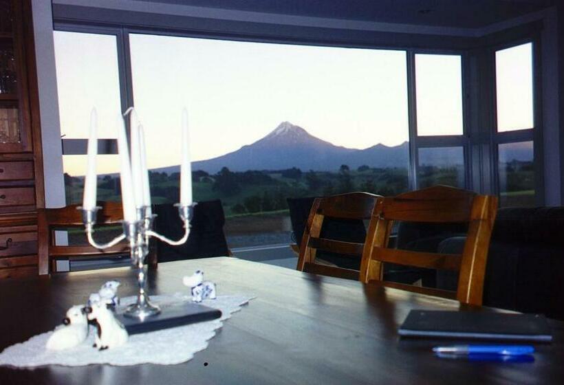 בית מלון כפרי Taranaki Country Lodge
