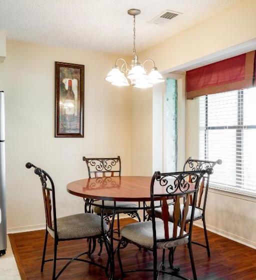 فندق Crown Resorts At Hickory Hills