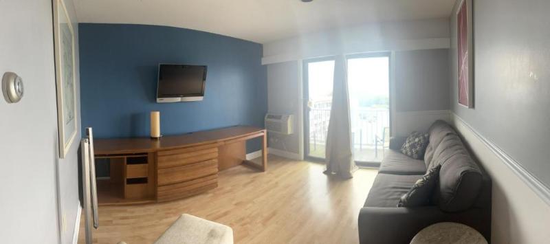 Отель Trade Winds On The Bay