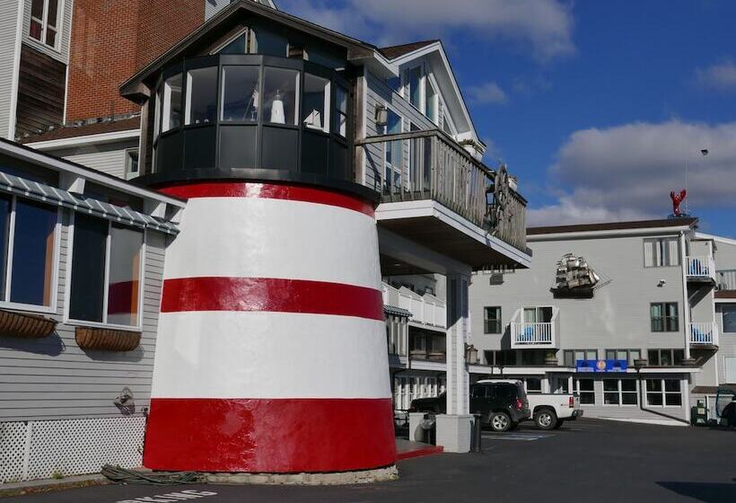 Отель Trade Winds On The Bay