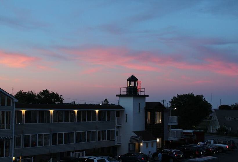 Отель Trade Winds On The Bay