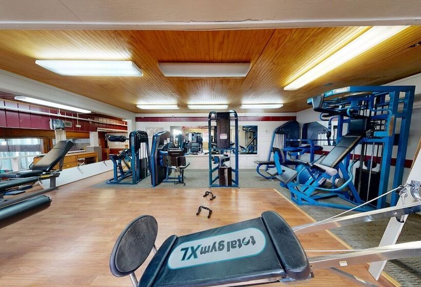 Отель Trade Winds On The Bay