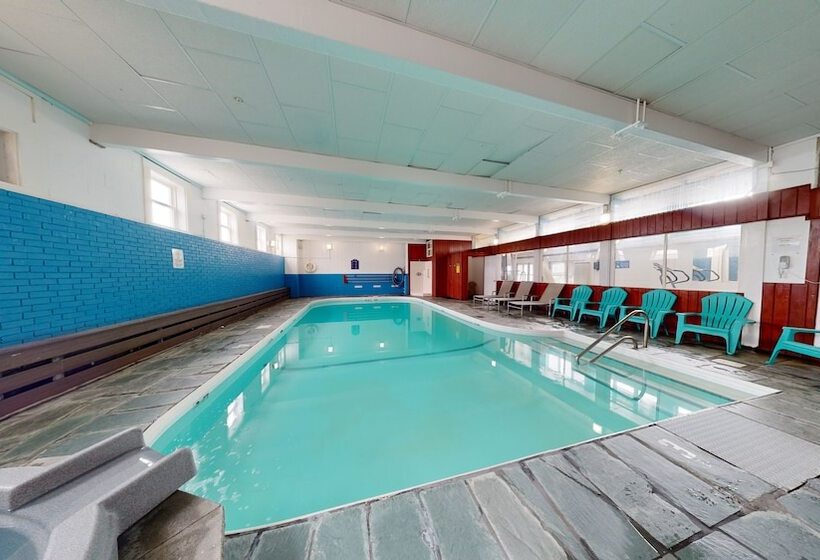 Отель Trade Winds On The Bay