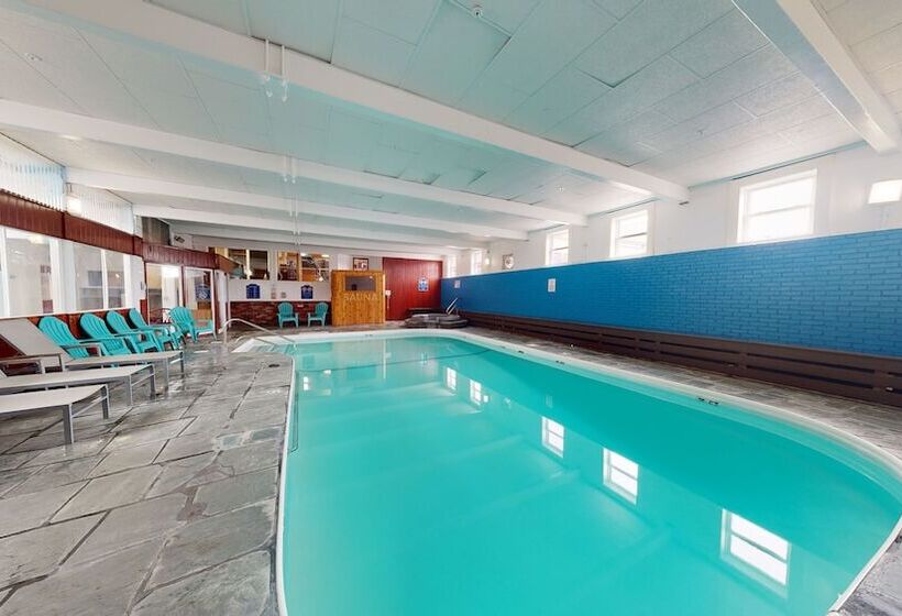 Отель Trade Winds On The Bay