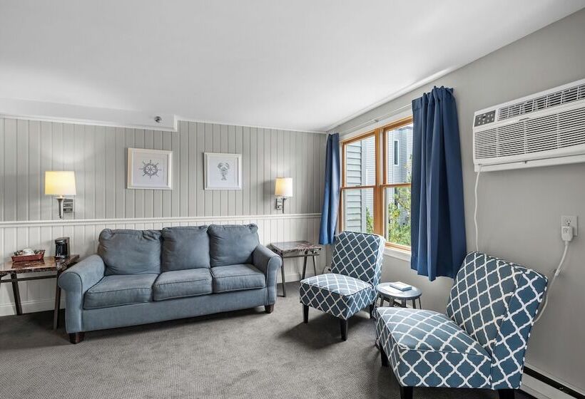 Отель Trade Winds On The Bay