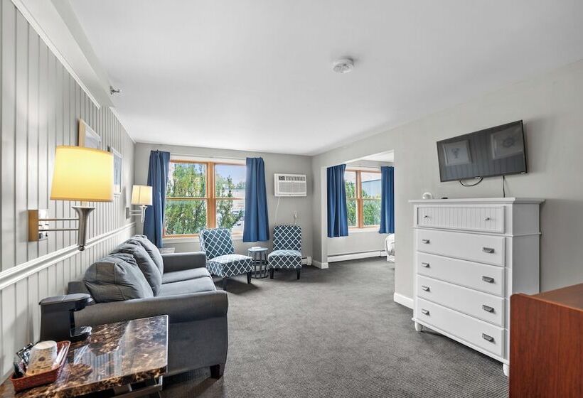 Отель Trade Winds On The Bay