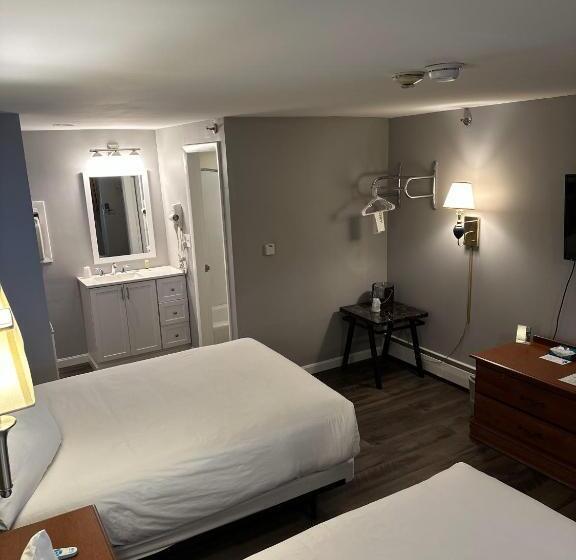 Отель Trade Winds On The Bay