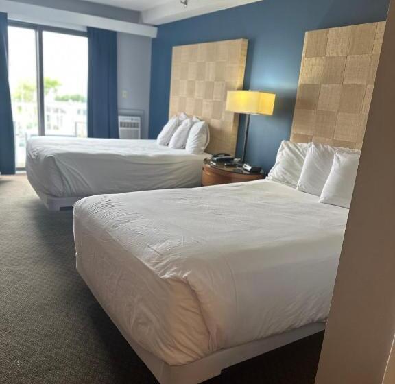 Отель Trade Winds On The Bay