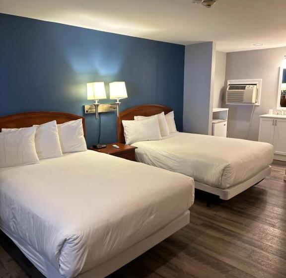 Отель Trade Winds On The Bay