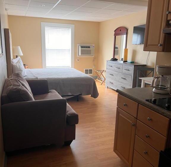 Отель Trade Winds On The Bay