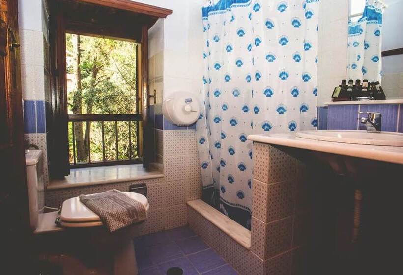 Karnayo Traditional Houses