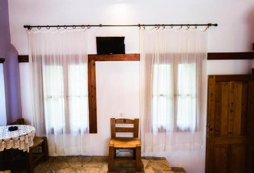 Karnayo Traditional Houses