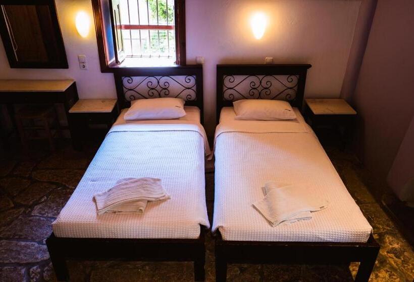 Karnayo Traditional Houses