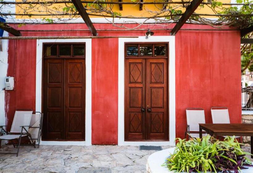 Karnayo Traditional Houses