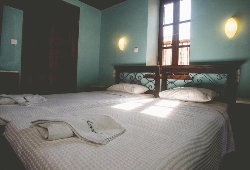 Karnayo Traditional Houses