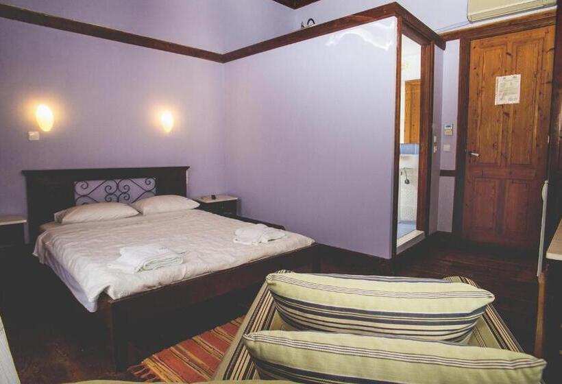 Karnayo Traditional Houses