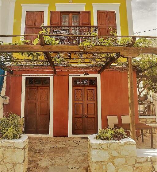 Karnayo Traditional Houses