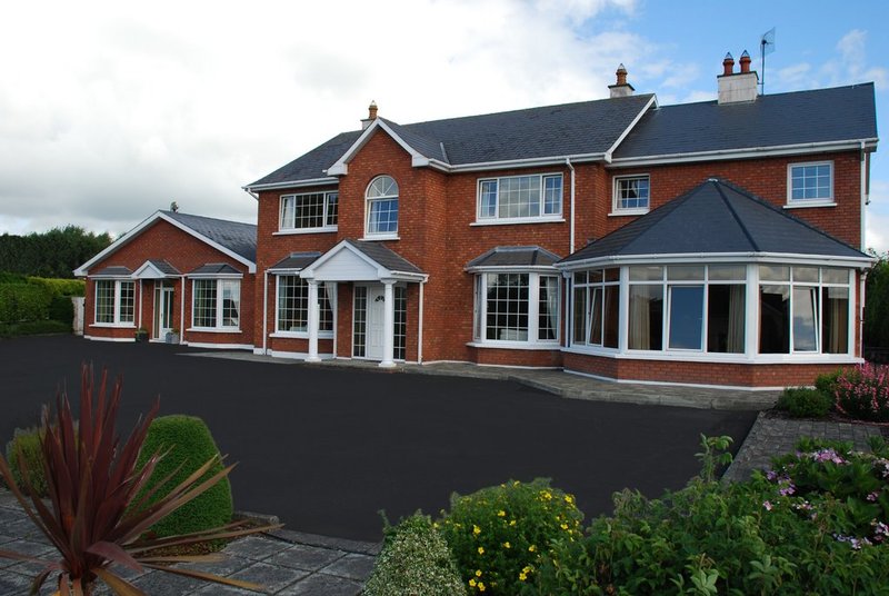 Killarney House Bed & Breakfast