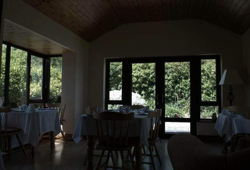 Old Orchard Lodge Bed And Breakfast