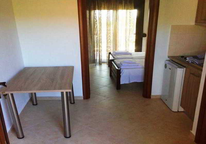 Paradisos Apartments