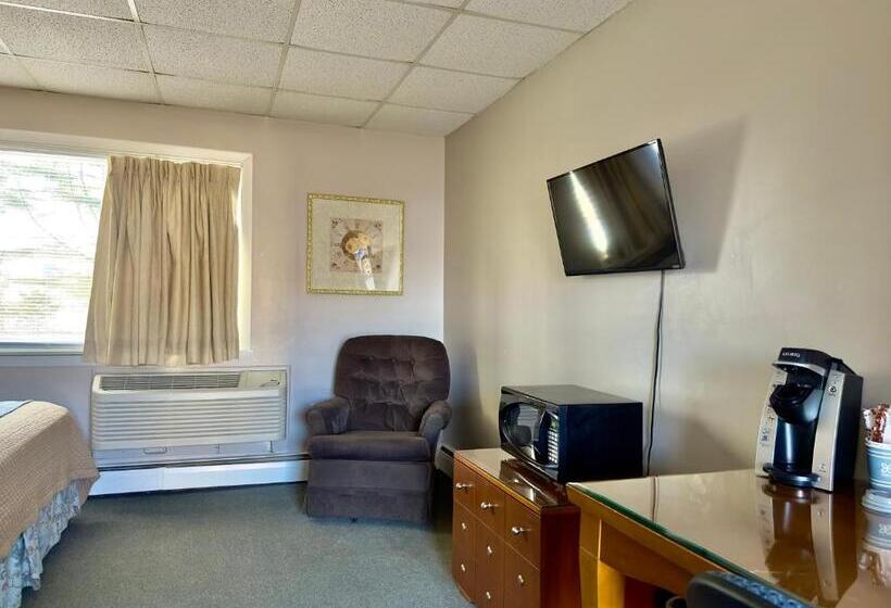 Colonial Valley Motel