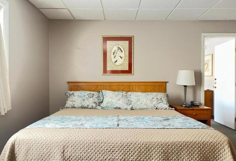 Colonial Valley Motel