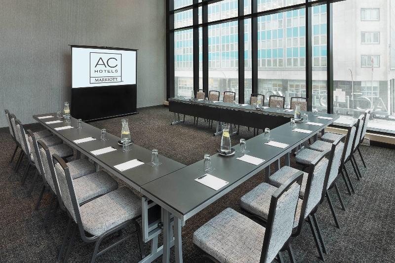 בית מלון כפרי Hôtel Ac Montréal Centre Ville