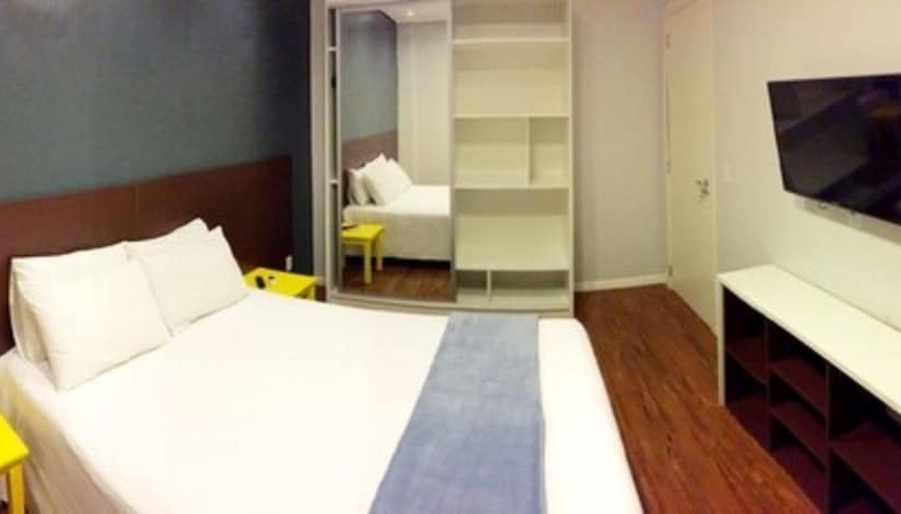 Отель Açores Flat Design Ao Lado Da Casa De Cultura Mário Quintana