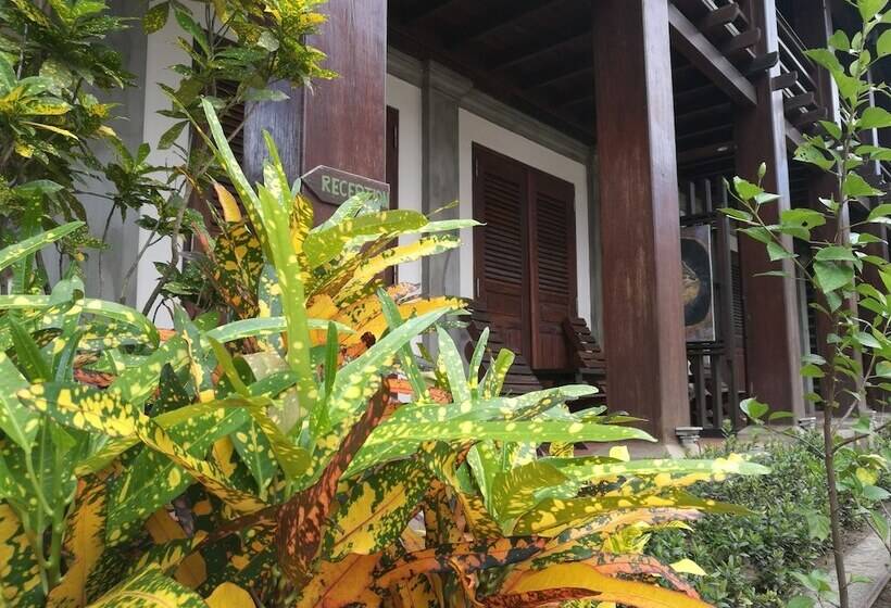 Отель Ancient Luang Prabang