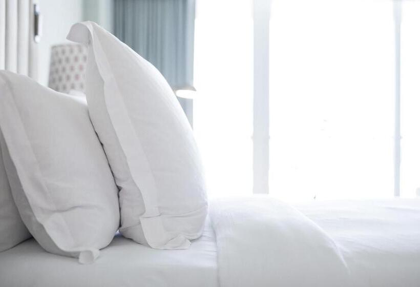 Отель Caldera Bay