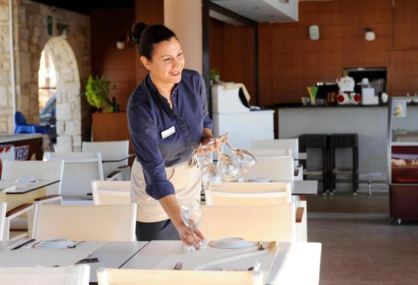 Отель Caldera Bay