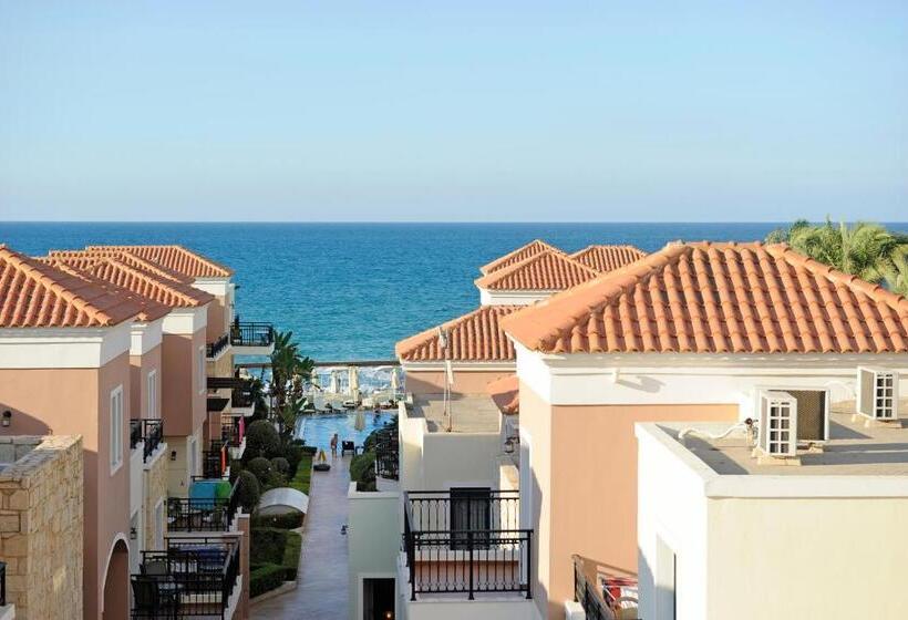 Отель Caldera Bay