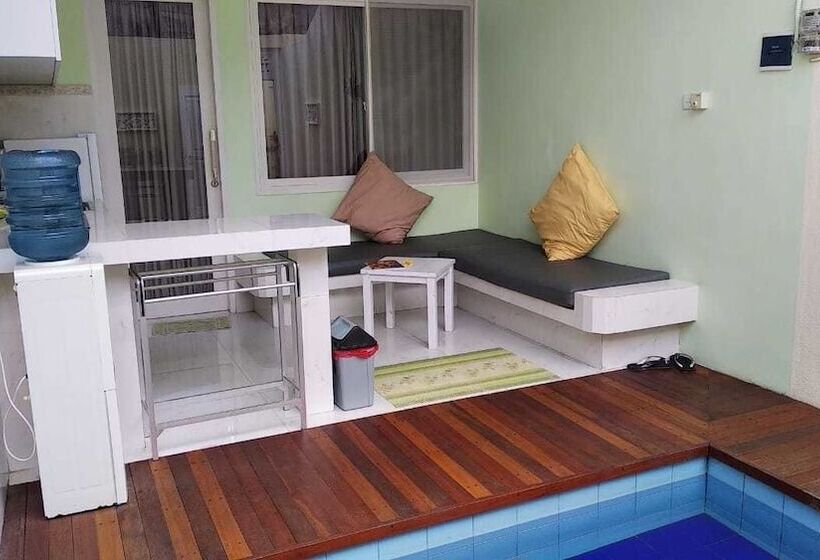 בית מלון כפרי Bali Paradise Suites Seminyak